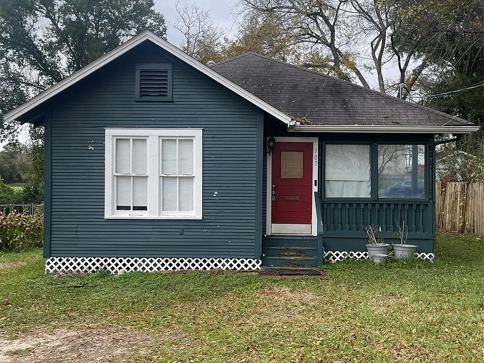 707 Avenue J