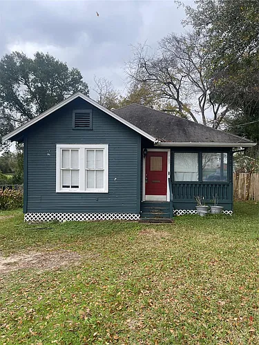 707 Avenue J Photo 1