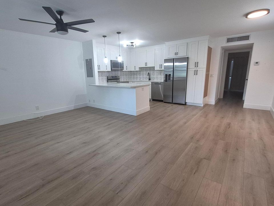 1st image of 538 Flanders L