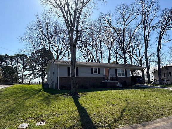 3rd image of 104 Clara Dr