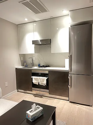 Rented by E Realty International Corp | media 10