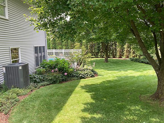 5th image of 10660 Fawn View Ct