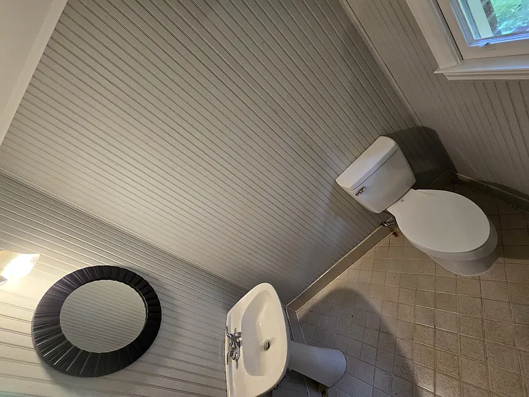 412 Beechwood Cir — Photo 9