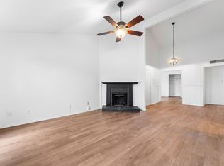 206 London Ln, Red Oak, TX 75154