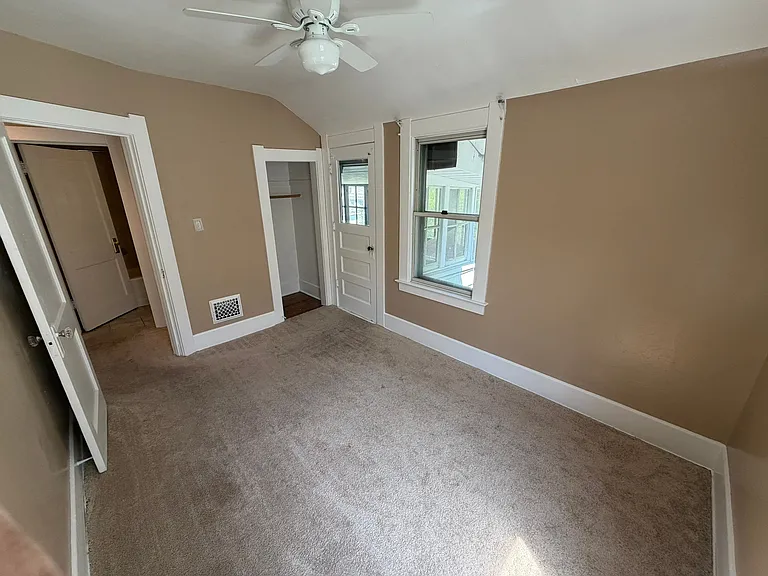 4136 Fairview Dr — Photo 41