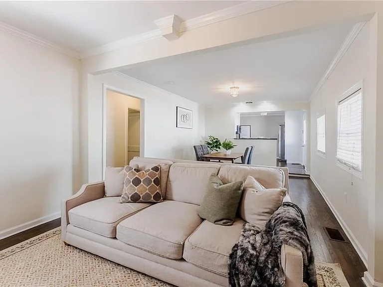 1411 Mercer Ave — Photo 18