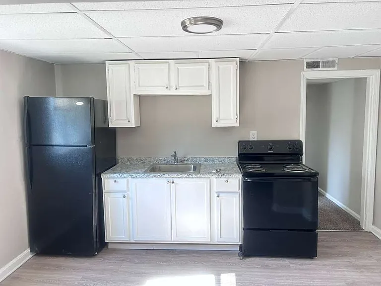 738 Adams St — Photo 10