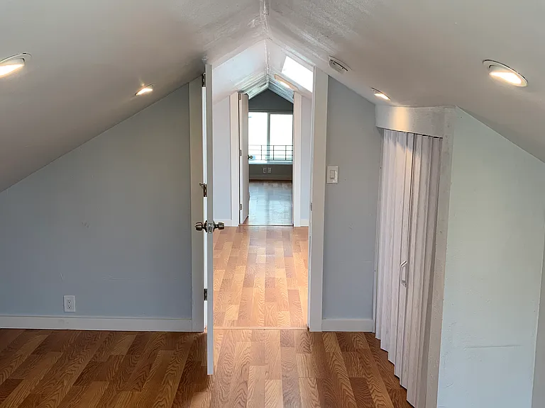 510 Linden Ave #B — Photo 8