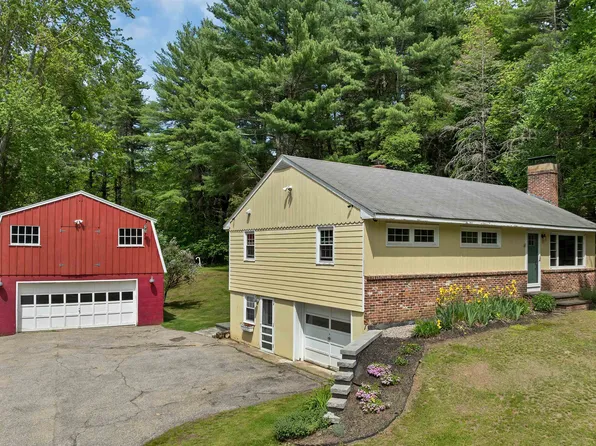 14 Squamscott Road, Stratham, NH 03885