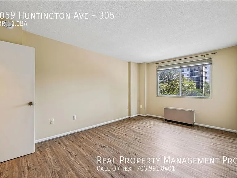 2059 Huntington Ave #305 — Photo 17