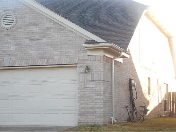 3rd image of 2423 Wyckchester Dr