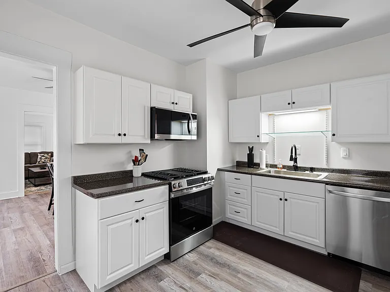 122-124 Redfield Pl — Photo 1