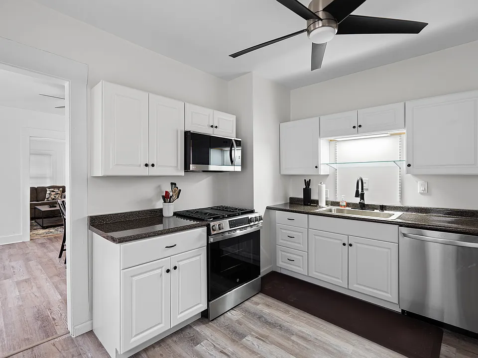 122-124 Redfield Pl