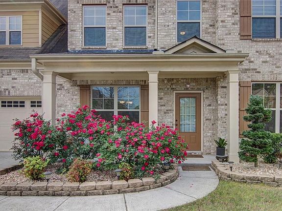 2nd image of 420 Pebble Chase Ln