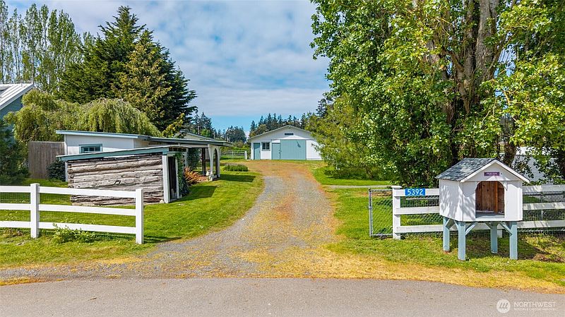 3rd image of 5392 Shore Meadow Road