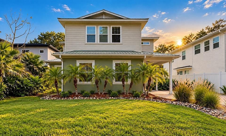 1st image of 832 GOLFVIEW STREET