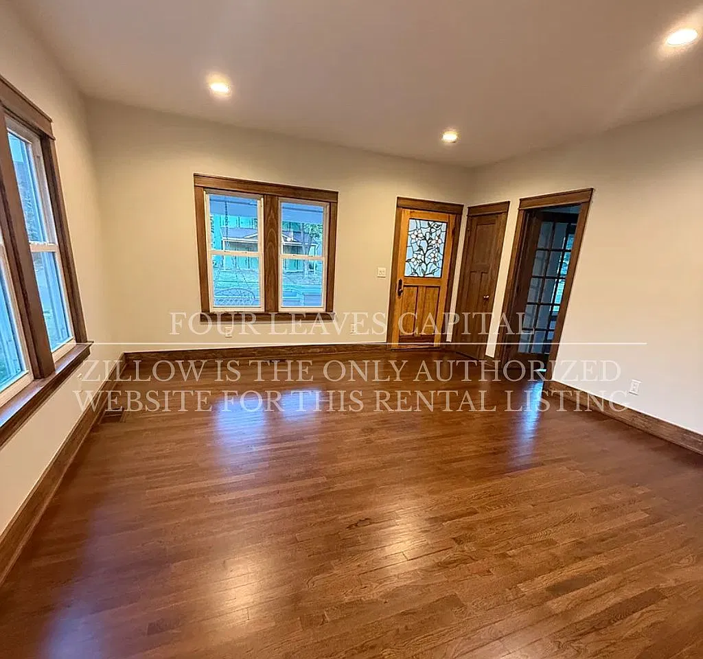 4 bed, 2445 sqft, $2,825 — Photo 4