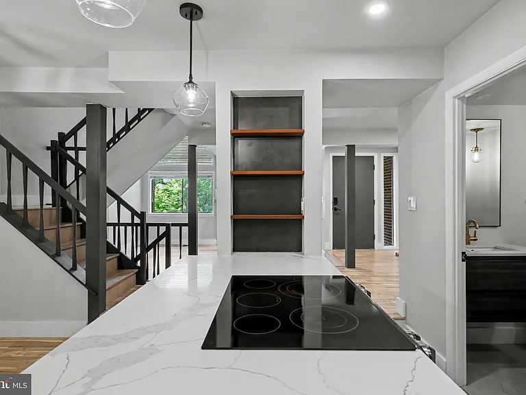 2105 Glencourse Ln — Photo 14