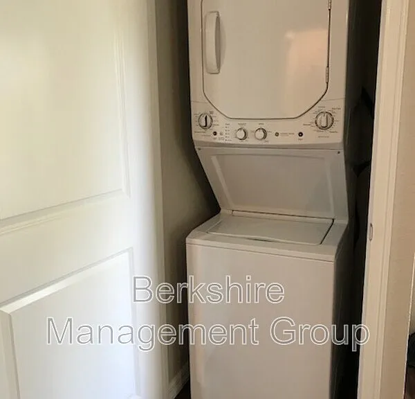 2405 Avenue C SW #B — Photo 10
