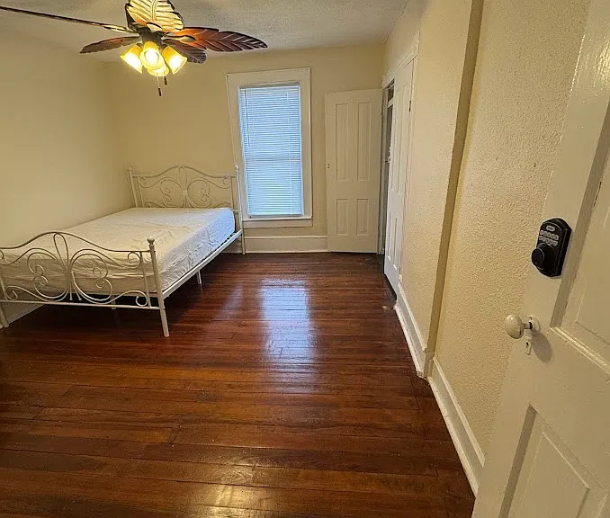 1419 Windsor Ave — Photo 5