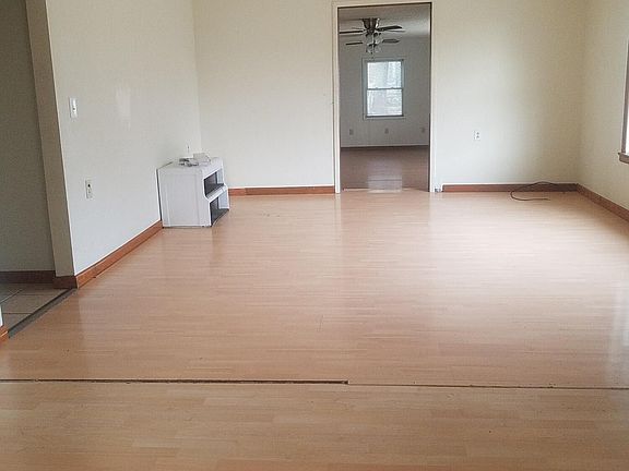 3rd image of 206 Pine St