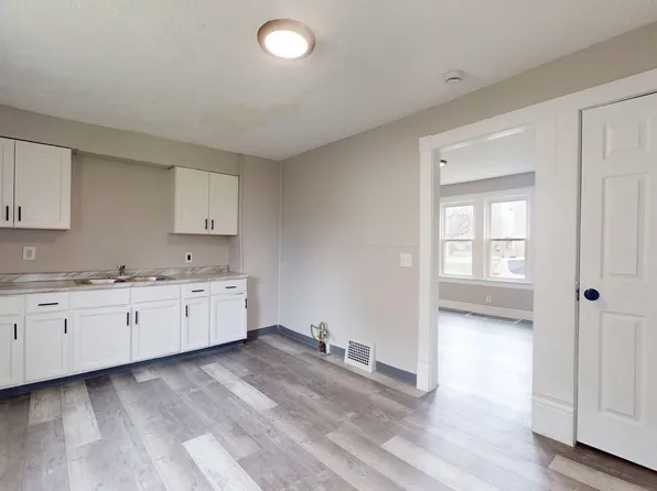 2623 Elyria Ave, Lorain, OH 44055