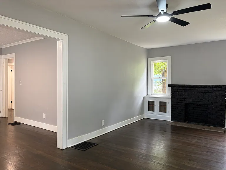 5215 Highland Ave — Photo 2
