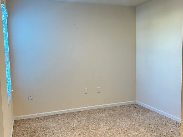 98 Pomona Way — Photo 20