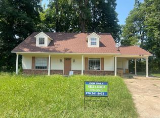 310 Lindauer Cv, Forrest City, AR 72335