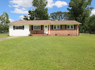 8 Victoria Rd, Jacksonville, NC 28546