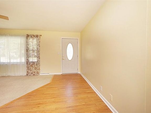 4th image of 4500 Poppy Dr