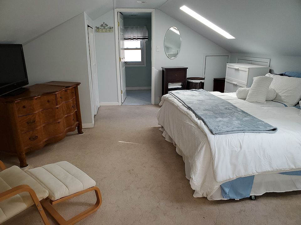 1st image of 40 Roseville Ave