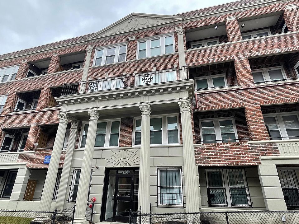 1st image of 123 Sutherland Rd APT L