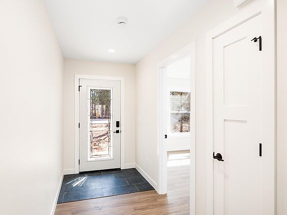 2nd image of 3825 Fountain Gate Dr