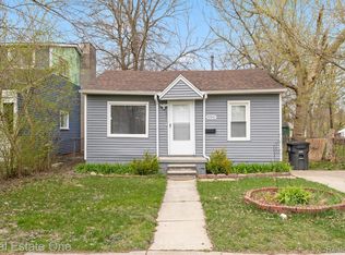 20940 Pinecrest St, Taylor, MI 48180
