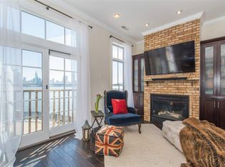 8 Regency Pl, Weehawken, NJ 07086