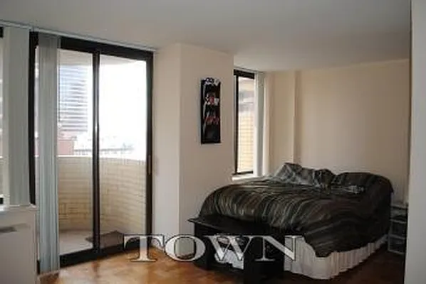 Rented by Town Residential | media 5