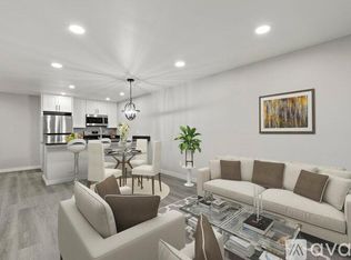 2010 S Main St APT 204, Seattle, WA 98144