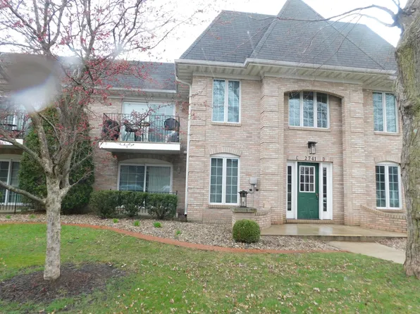 2741 Georgetowne Dr Unit C-1, Highland, IN 46322