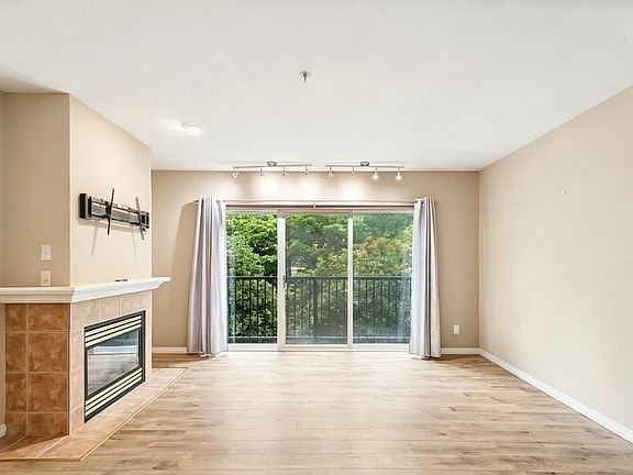 2nd image of 12439 NE Totem Lake Way APT 114