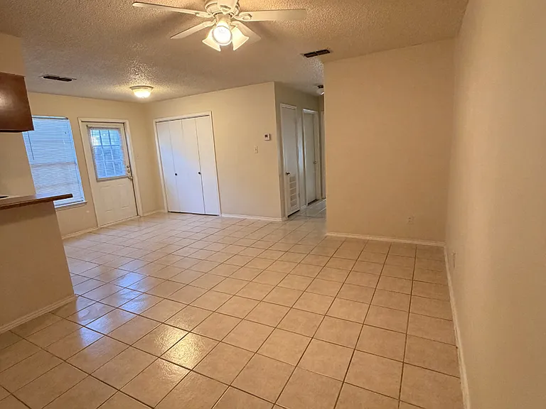 808 W Olmos Dr — Photo 10