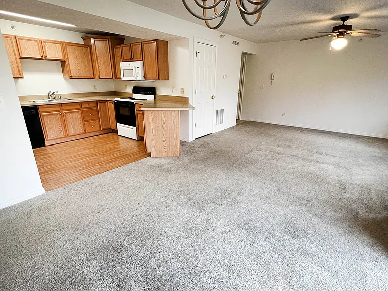 Walton Ridge Apartments — Photo 43