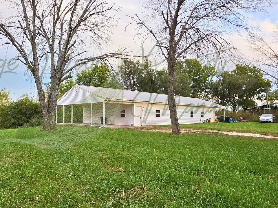 761 NE 101st Rd