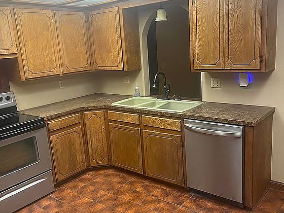 4th image of 1909 Lake View Dr