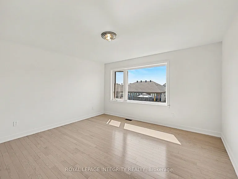 148 Thomas St S — Photo 16