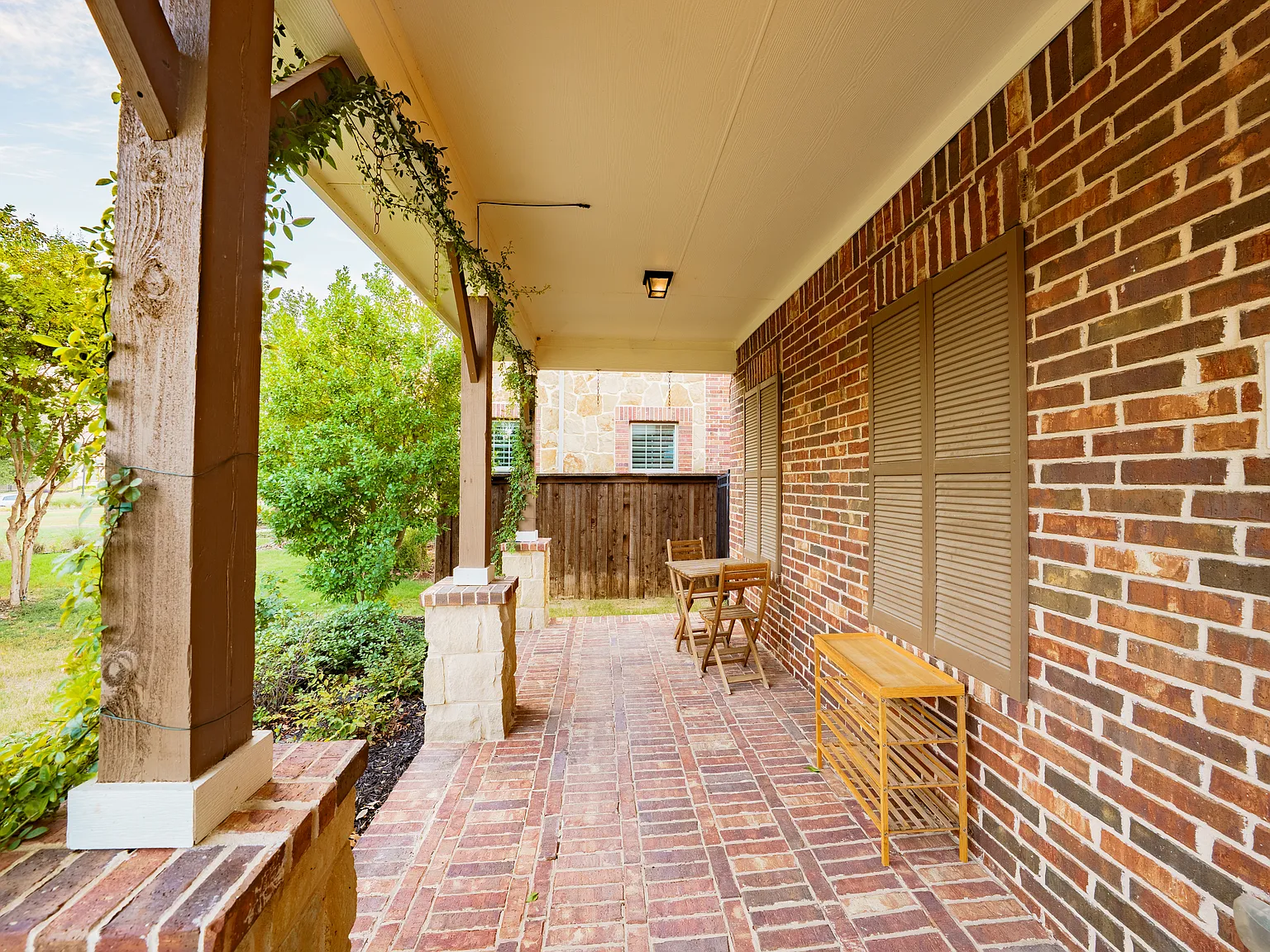 4 bed, 2214 sqft, $3,800 — Photo 3