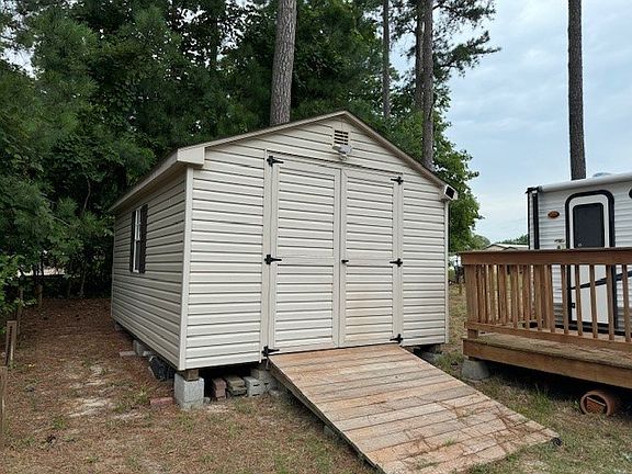 2nd image of 4 Bay Breeze Ct