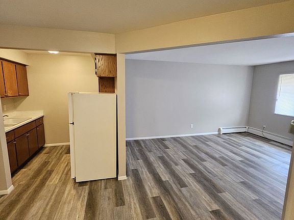 2nd image of 1932 Taylor Ave #14