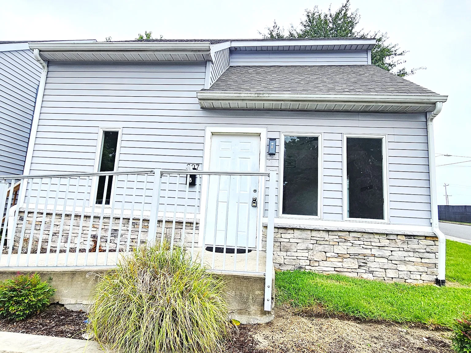 207 Monticello Avenue - B — Photo 1