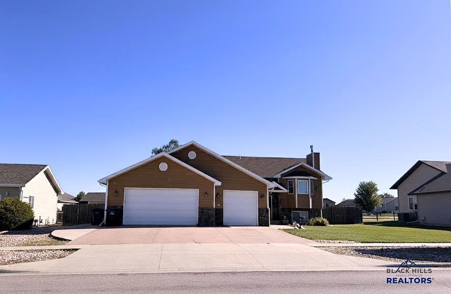 1st image of 4420 Parkview Dr